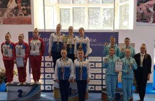 Usbekische Turnerinnen gewinnen 6 Medaillen bei einem Turnier in Minsk