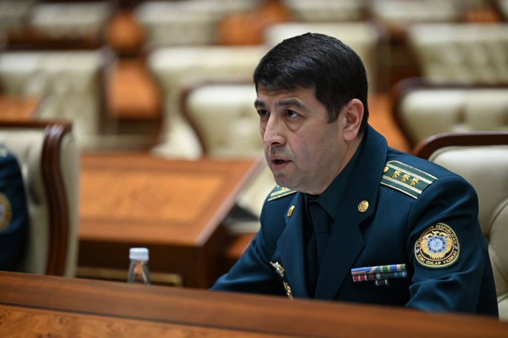 Улуғбек Тошхўжаев юртдошларимиздан вақтинча ёки доимий яшаш жойи бўйича рўйхатдан ўтиш тартибига амал қилишни сўради