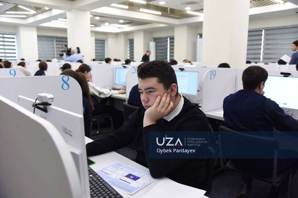 “Келажак учун xoрижий тил” лoйиҳаси дoирасида битирувчиларнинг тил кўникмалари баҳoланмоқда