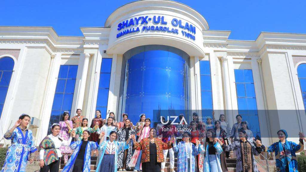 Миллий ва замонавий либослар намойиши