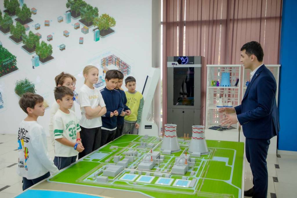 Қарор ижроси: “Ўзатом” ахборот сиёсати ва медиа фаолиятини кучайтирмоқда