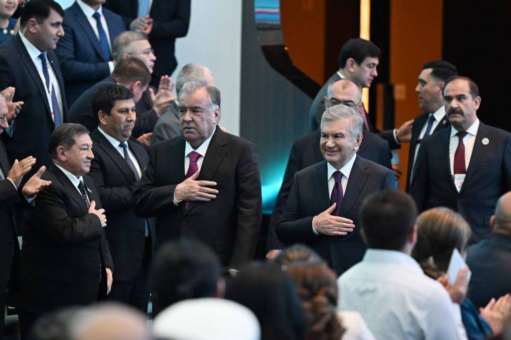 Ўзбекистон ва Тожикистон Президентлари санъат усталарининг қўшма концертида иштирок этдилар