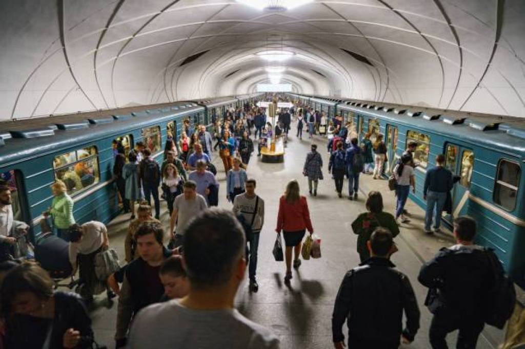 Метро вагонларида совутиш тизимлари ишлаяптими?