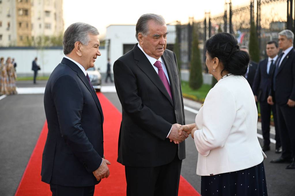 Гуландом Субхонова: менга тақилган “Дўстлик” ордени ўзбек-тожик дўстлиги нишонаси деб биламан (+видео)