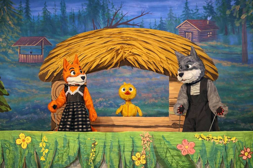 Қўғирчоқ театрининг болажонларга туҳфаси