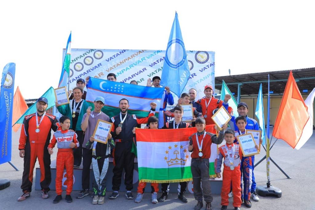 Картинг усталари Наманганда баҳслашди