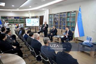 “Демократлаштириш ва инсон ҳуқуқлари” журналида маҳаллани ривожлантириш ва жамиятни юксалтириш мавзуси ёритилди