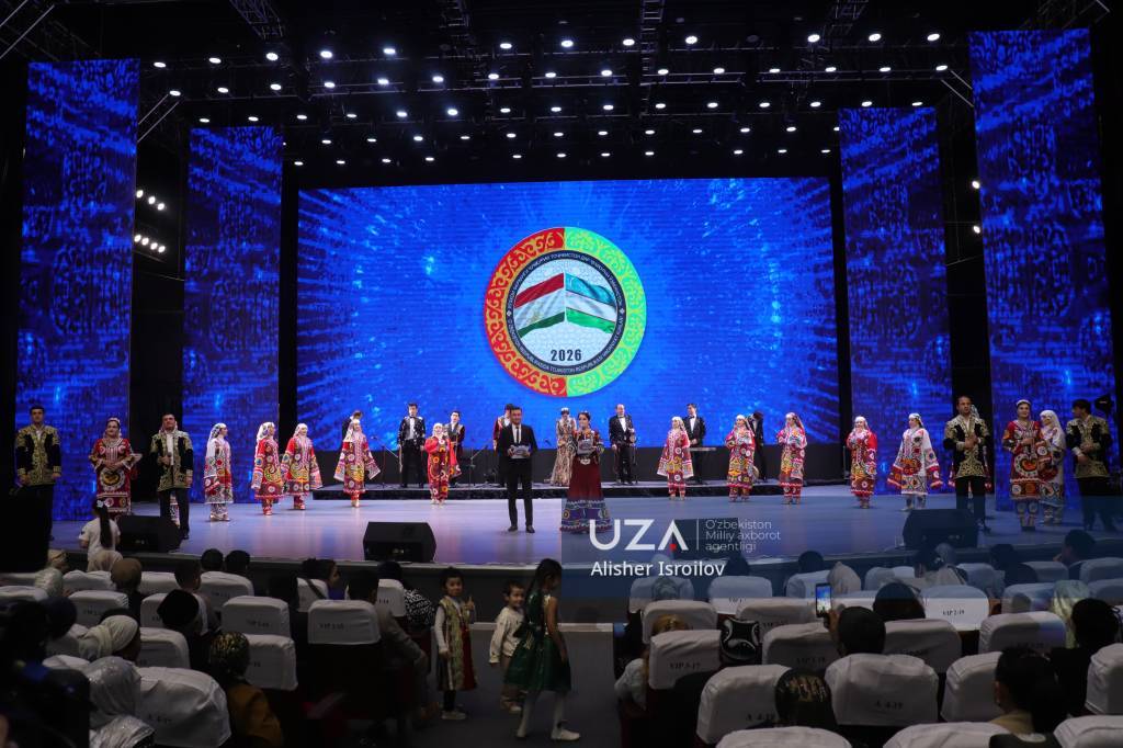 Ўзбек ва тожик санъаткорларининг дўстлик кечаси