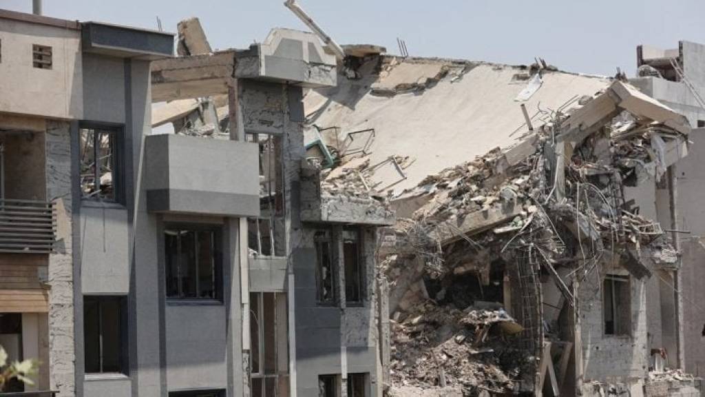 Яқин Шарқдаги можаро: Эронда 450 дан зиёд бола ва аёл ҳалок бўлган