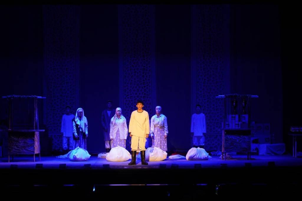 “Turon” teatr tanlovi yosh iste’dodlarni bir sahnada jamladi