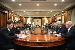 Senat: Faqat erkak talabalar harbiy tayyorgarlikdan o‘tishi belgilangan qonun takomillashtiriladi