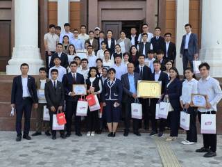 ХДП ёшларнинг сиёсий билимини синовдан ўтказди