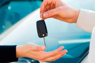 Автомобиль бошқариш ҳуқуқи бошқага берилганда, қоидабузарлик учун жавобгарликни ҳам унга ўтказиш мумкин