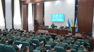 Депутат ва ёшлар ўртасида очиқ мулоқот