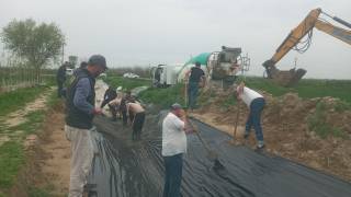 Тупроқ ўзанли каналлар бетонлаштирилмоқда