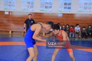 Тўрақўрғонда ёш полвонлар сараланмоқда