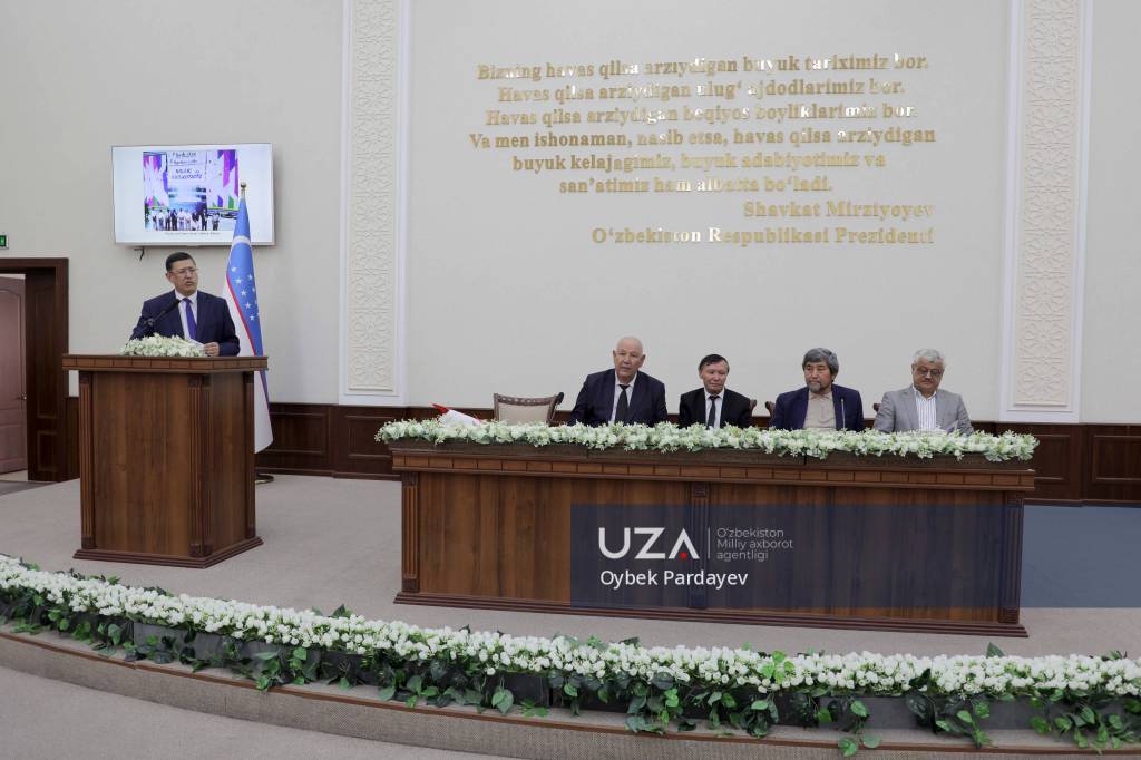 Adib Said Anvardan yangi hajviy kitoblar