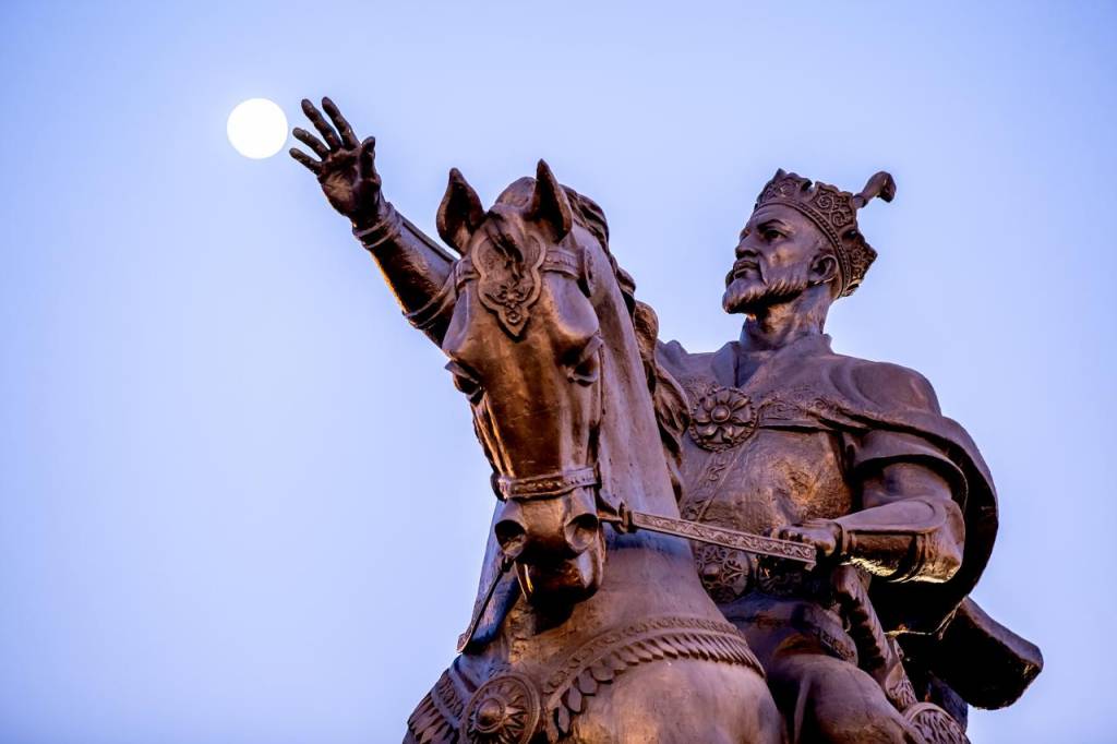 Toshga muhrlangan jumboq: Amir Temur bitigini o‘qishdagi tarixiy anglashilmovchilik