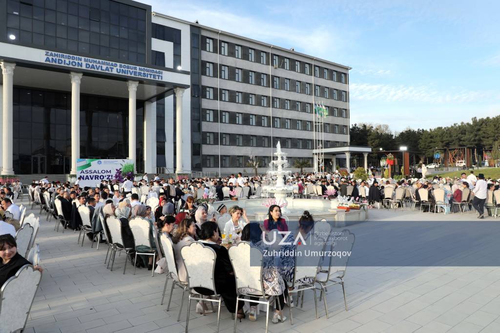 Universitetda Navro‘z bayrami keng nishonlandi