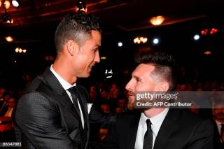 Lionel Messi Krishtianu Ronalduni taqib etmoqda