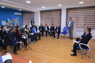 O‘qituvchilar ochiq darslar va amaliy seminarlarda ishtirok etishmoqda