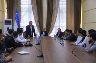Встреча студентов с руководством аэропорта «Андижан»