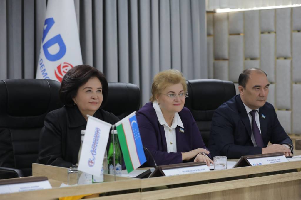 “Rahbar va yoshlar” mavzusida ochiq muloqot o‘tkazildi