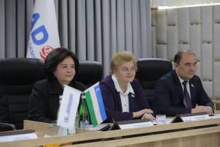 “Rahbar va yoshlar” mavzusida ochiq muloqot o‘tkazildi