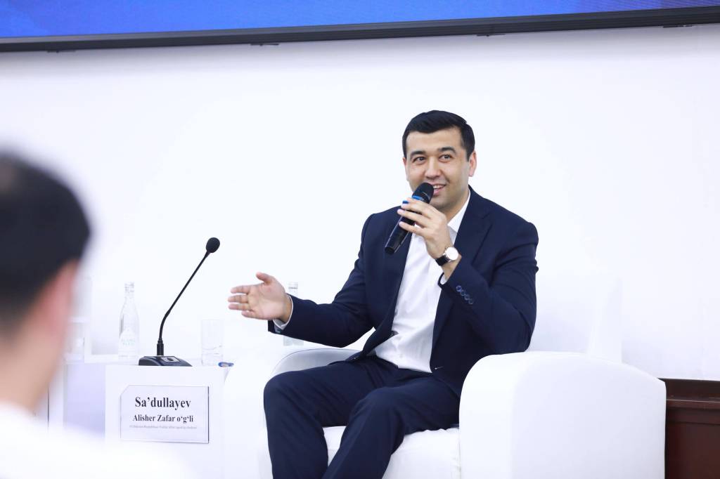 Алишер Саъдуллаев бўлажак автомобилсозлар билан учрашди