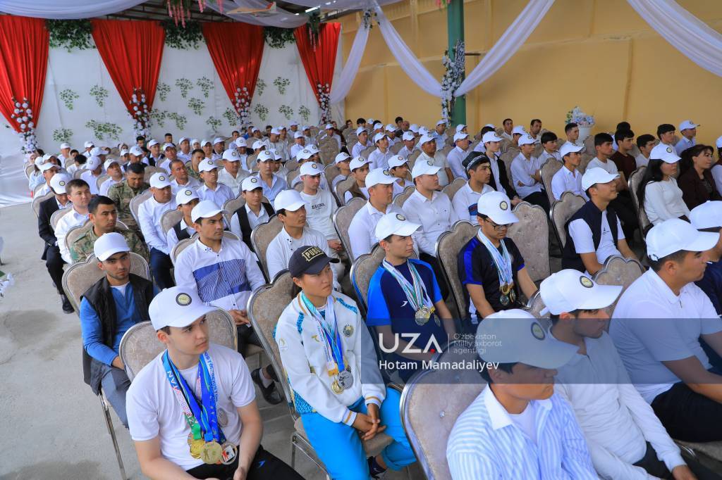 Наманганда “Раҳбар ва ёшлар учрашуви” ўтказилди