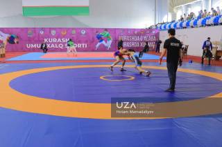 Наманганда замонавий Кураш маркази фойдаланишга топширилди