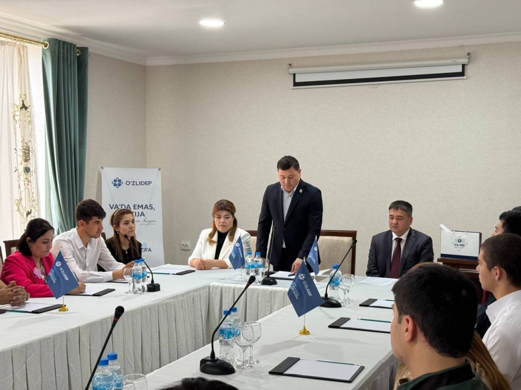 Партия аъзолари кўпаймоқда