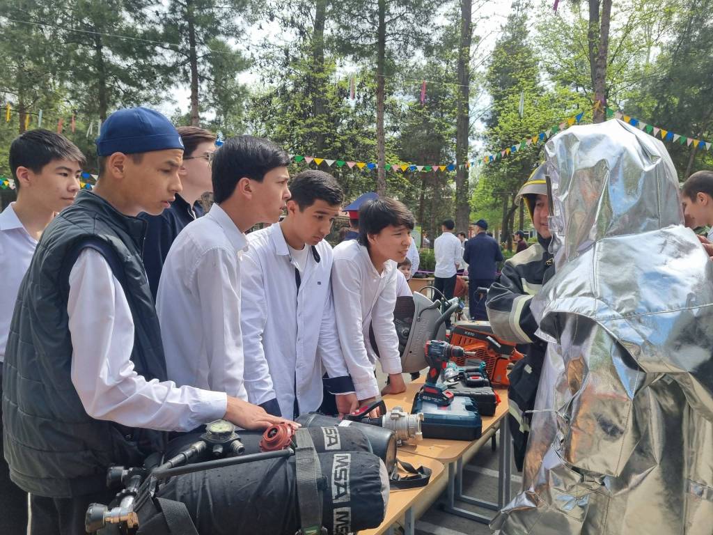 Ёшлар билан очиқ мулоқот