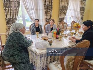 Sud faxriysi xonadoniga tashrif buyurishdi