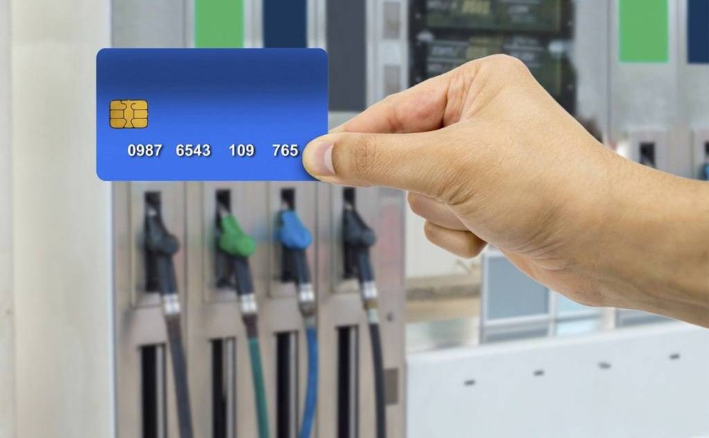 Ёқилғи қуйиш шохобчаларида нақдсиз тушумлар ҳажми маълум қилинди