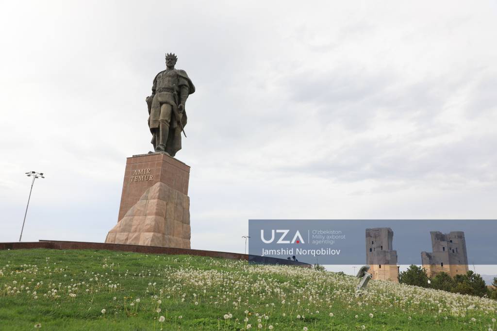 Шаҳрисабзда тарихий майдон янгича қиёфа касб этмоқда (+видео)