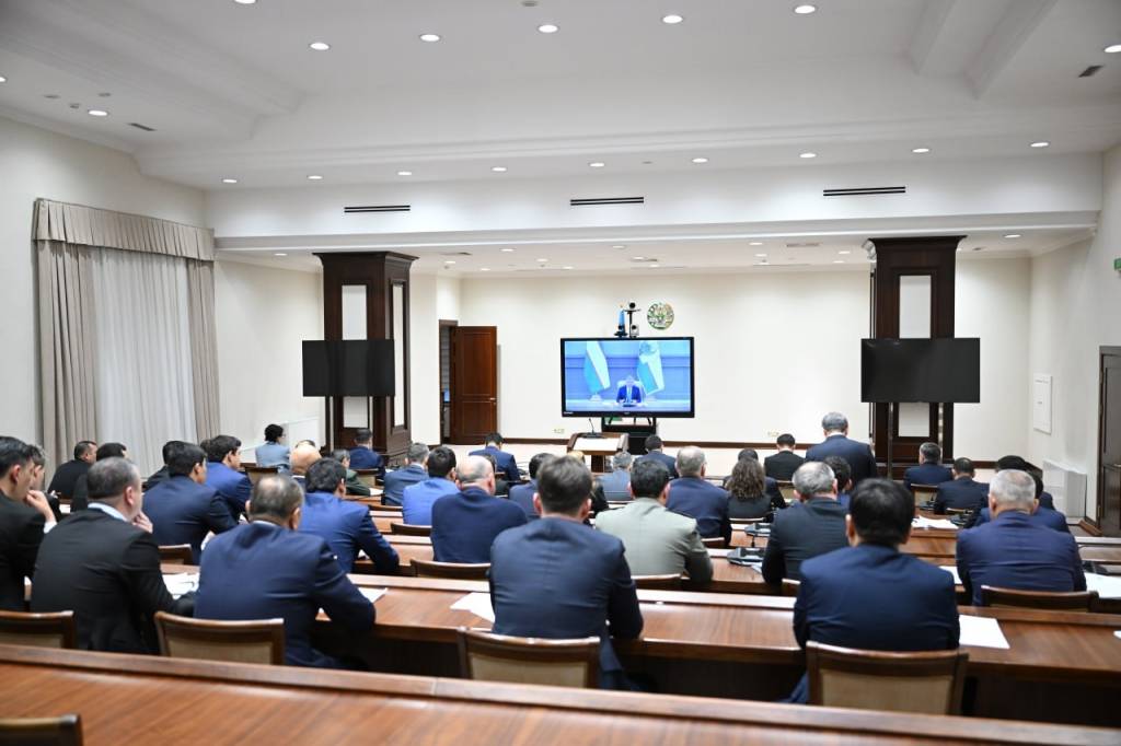 Олий таълим муассасаларида спорт йўналишидаги ишлар етарли даражада эмаслиги айтилди