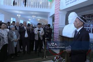 Ellikqal’ada Abdulla Oripov byusti ochildi