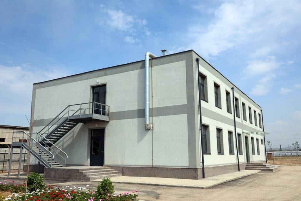 Олтин саралаш фабрикаси қурилиши якуний босқичда