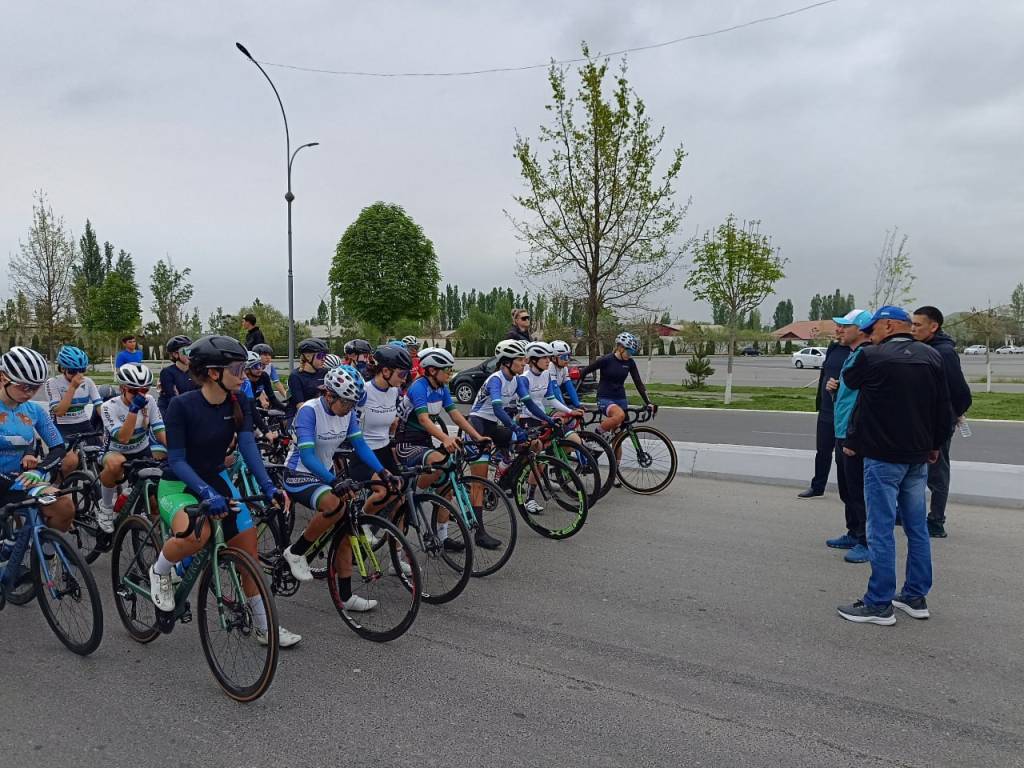 Shosse yo‘nalishi bo‘yicha guruh poygalari qizg‘in o‘tdi