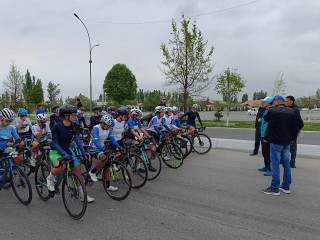 Shosse yo‘nalishi bo‘yicha guruh poygalari qizg‘in o‘tdi