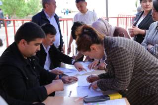 Наманганда 16 минг нафардан ортиқ ўқитувчи малака синовларида иштирок этмоқда