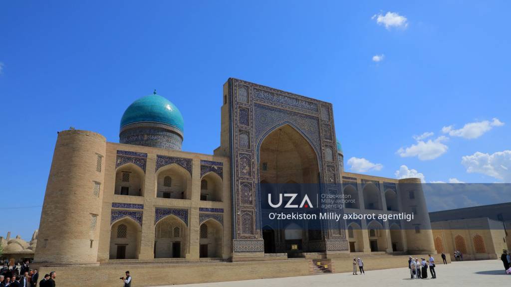 Қадимий деворлар ортидаги келажак: Бухоронинг навқирон қиёфаси