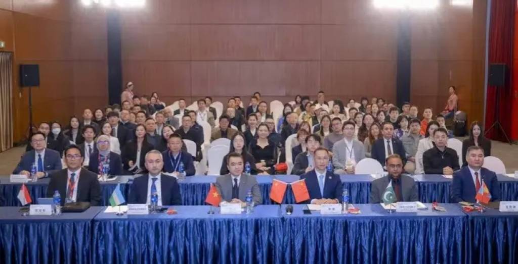 Uzbekistan showcases its investment potential at an international energy fair in Suzhou