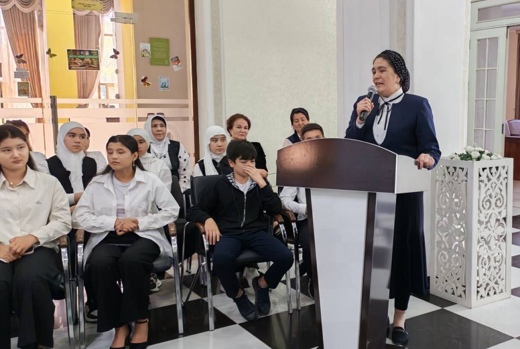 Китобни дўст тутган инсон ҳаётда қоқилмайди