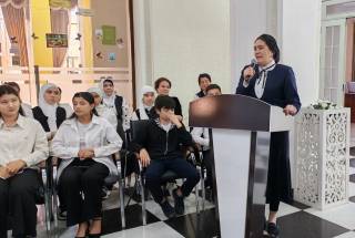 Китобни дўст тутган инсон ҳаётда қоқилмайди