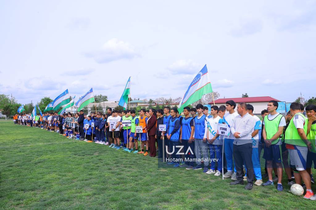 Уйчида минглаб ёшларни қамраб олган футбол баҳслари бошланди
