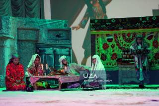 “Турон” мактаб театри танловида бойсунликлар ғолиб бўлди