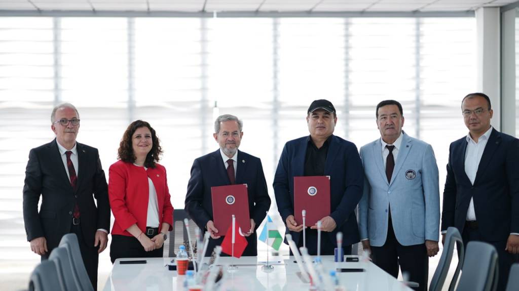 Хоразмда замонавий тиббиётнинг долзарб муаммолари муҳокама этилди