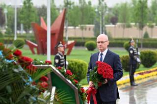 Rossiya delegatsiyasi “G‘alaba bog‘i”ga tashrif buyurdi